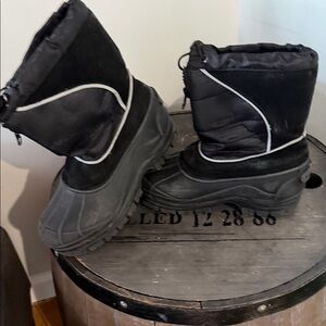 Cozy Black Kids Snow Boots